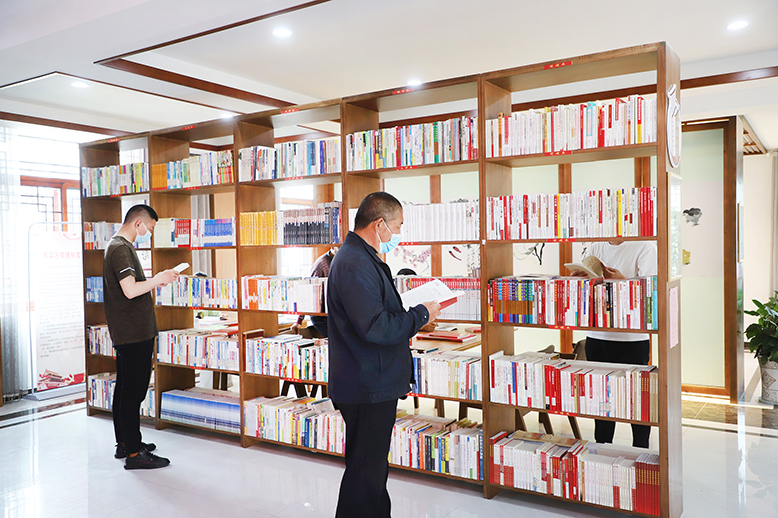 八巨鎮(zhèn)前案村農家書屋