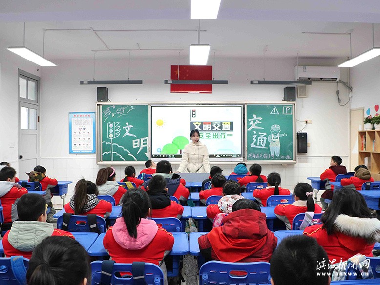 我縣中小學校迎來春季新學期報到日